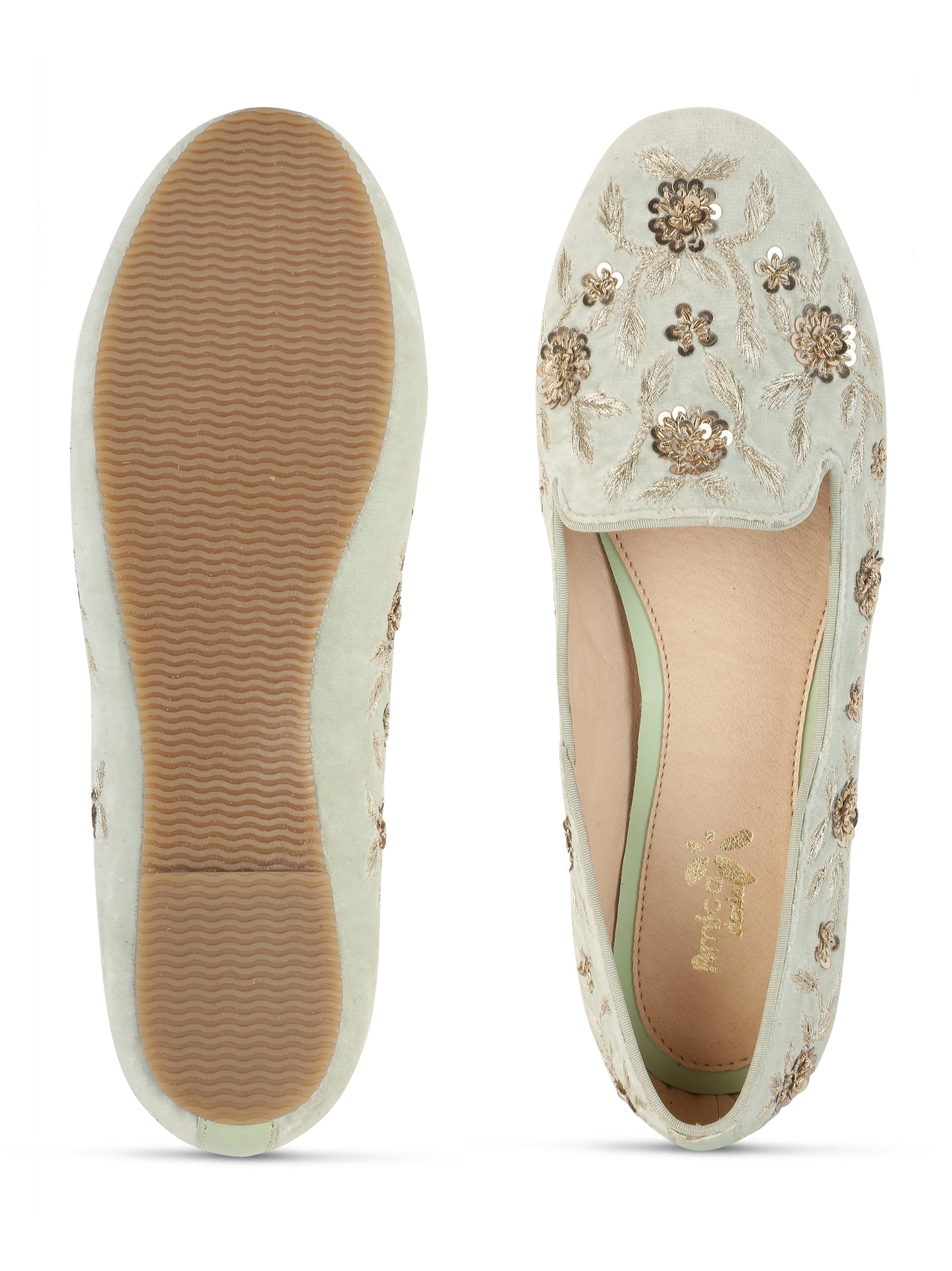 Embroidery in Pistas Green