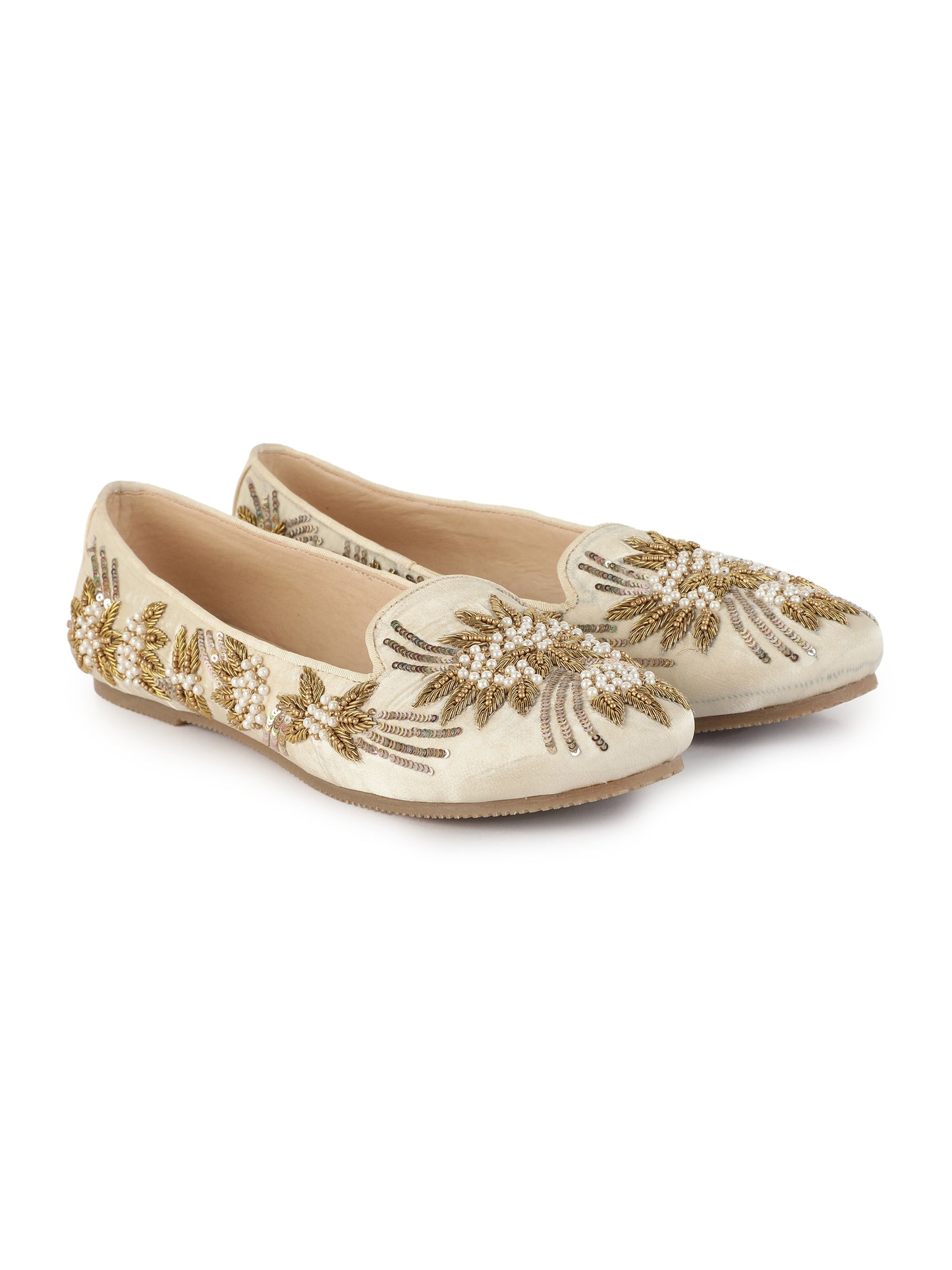Designer & Stylish Embroidery jutie & Clutch Set