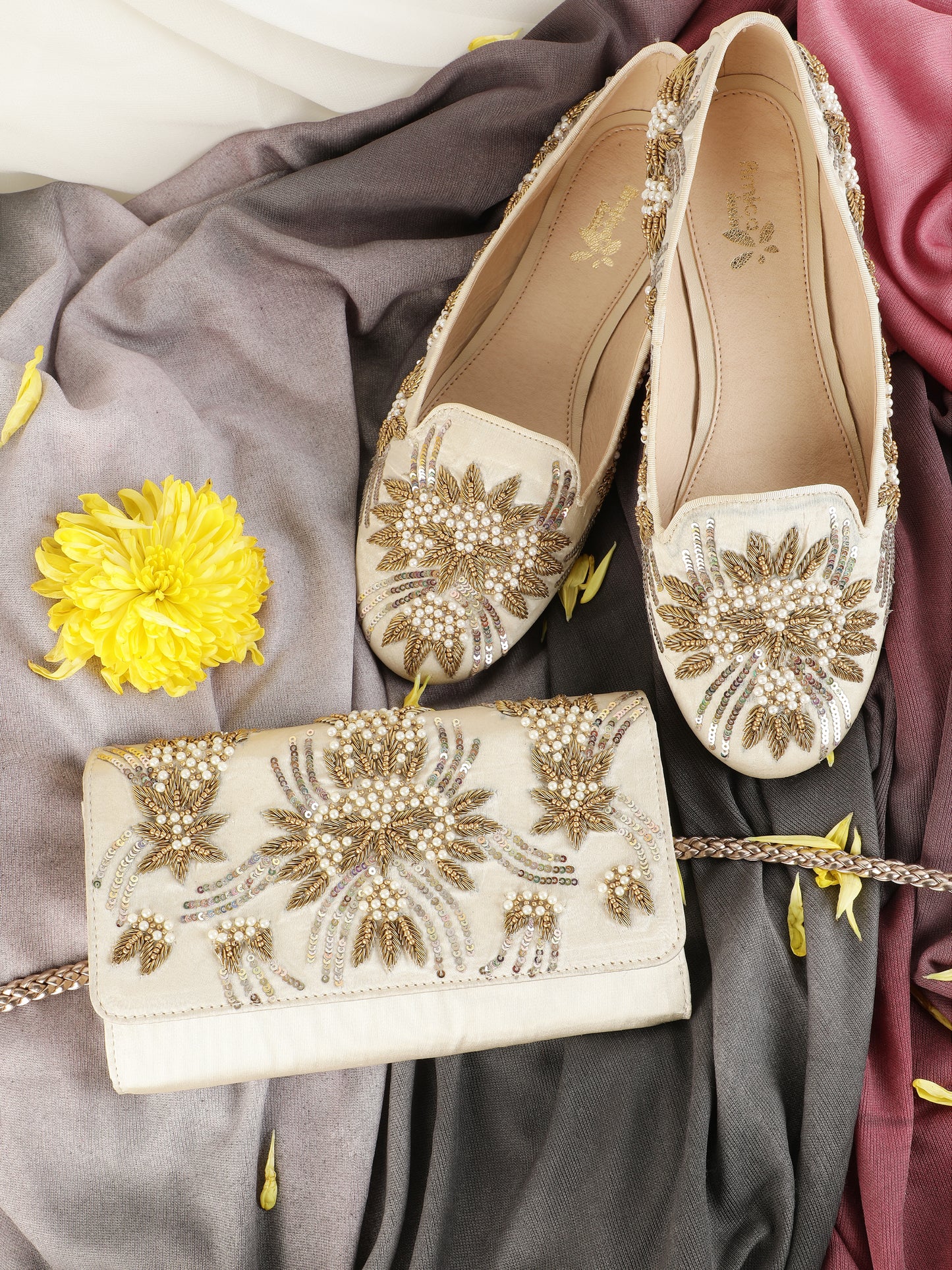 Designer & Stylish Embroidery jutie & Clutch Set