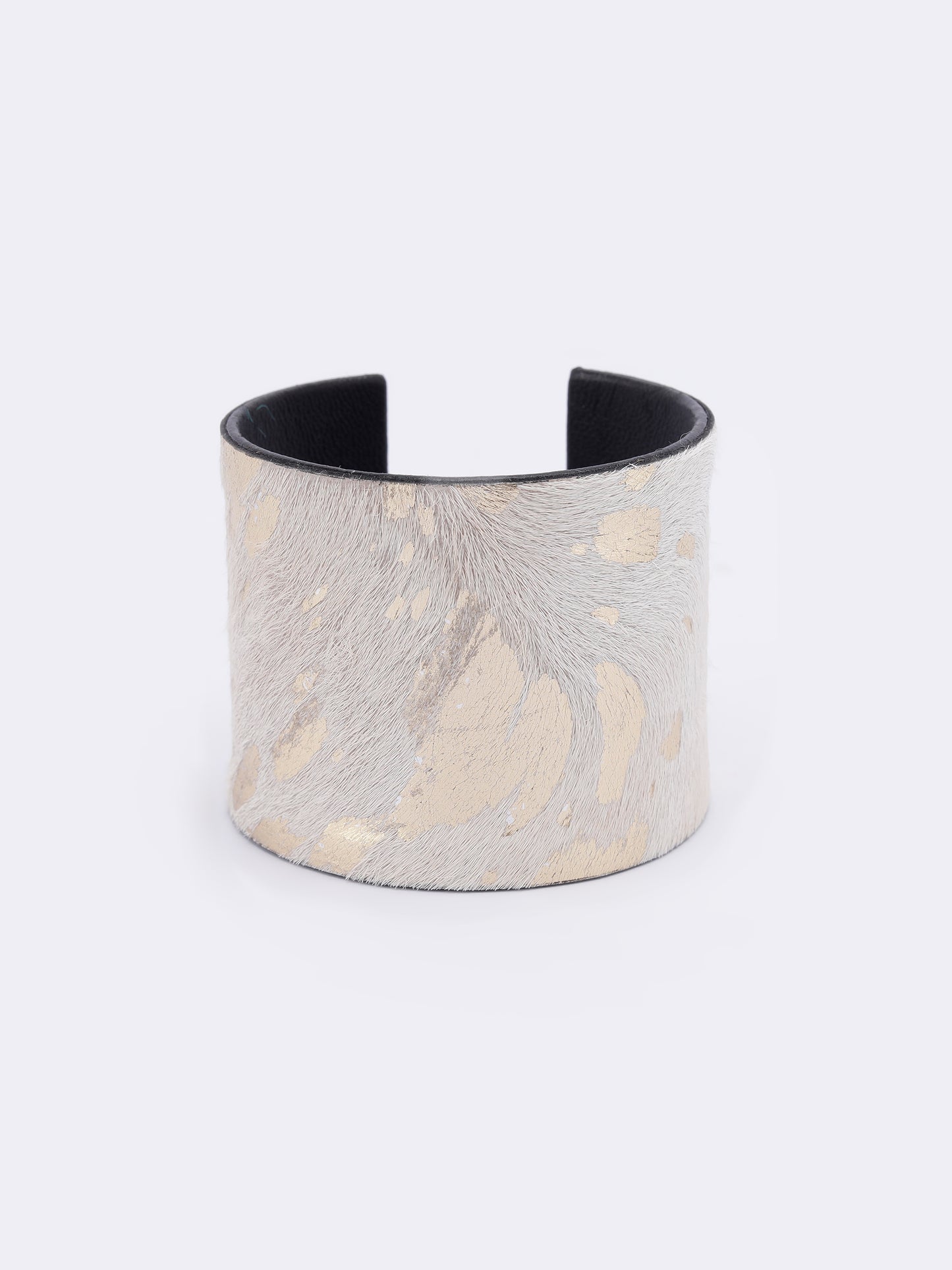 White Golden Flora Design Bangle