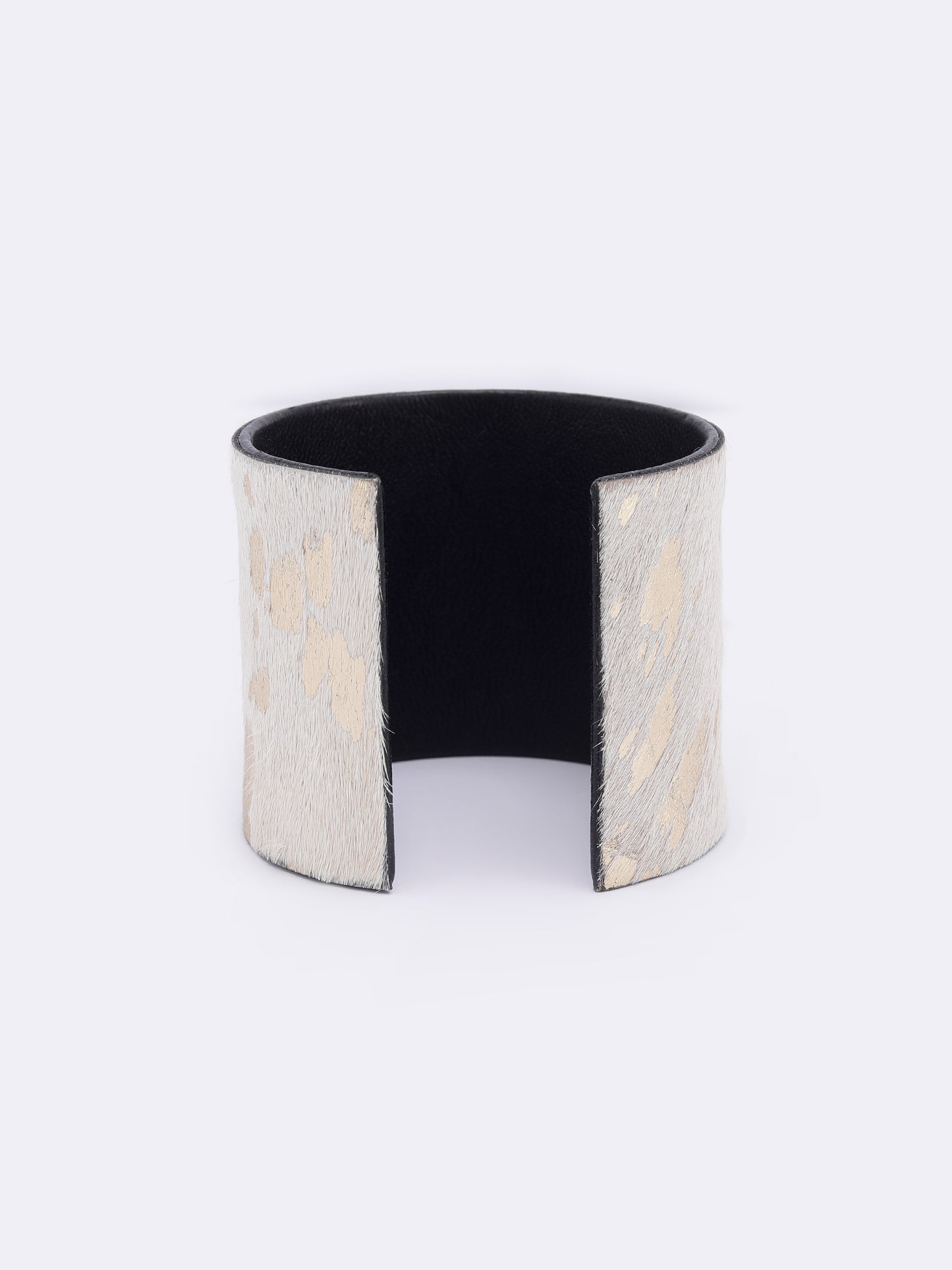 White Golden Flora Design Bangle