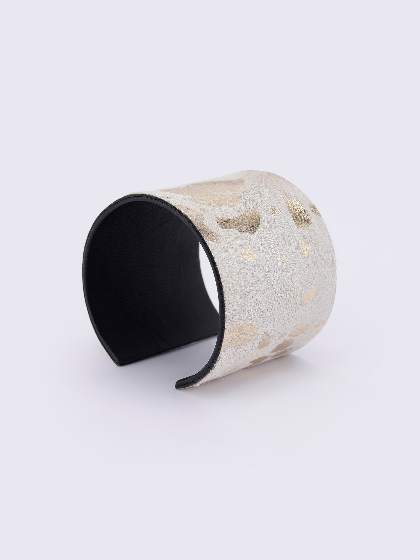 White Golden Flora Design Bangle