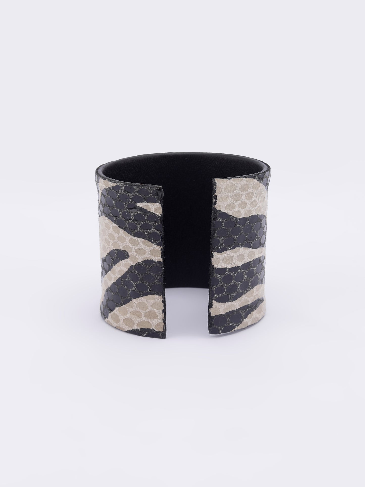 Cobra Design Bangle