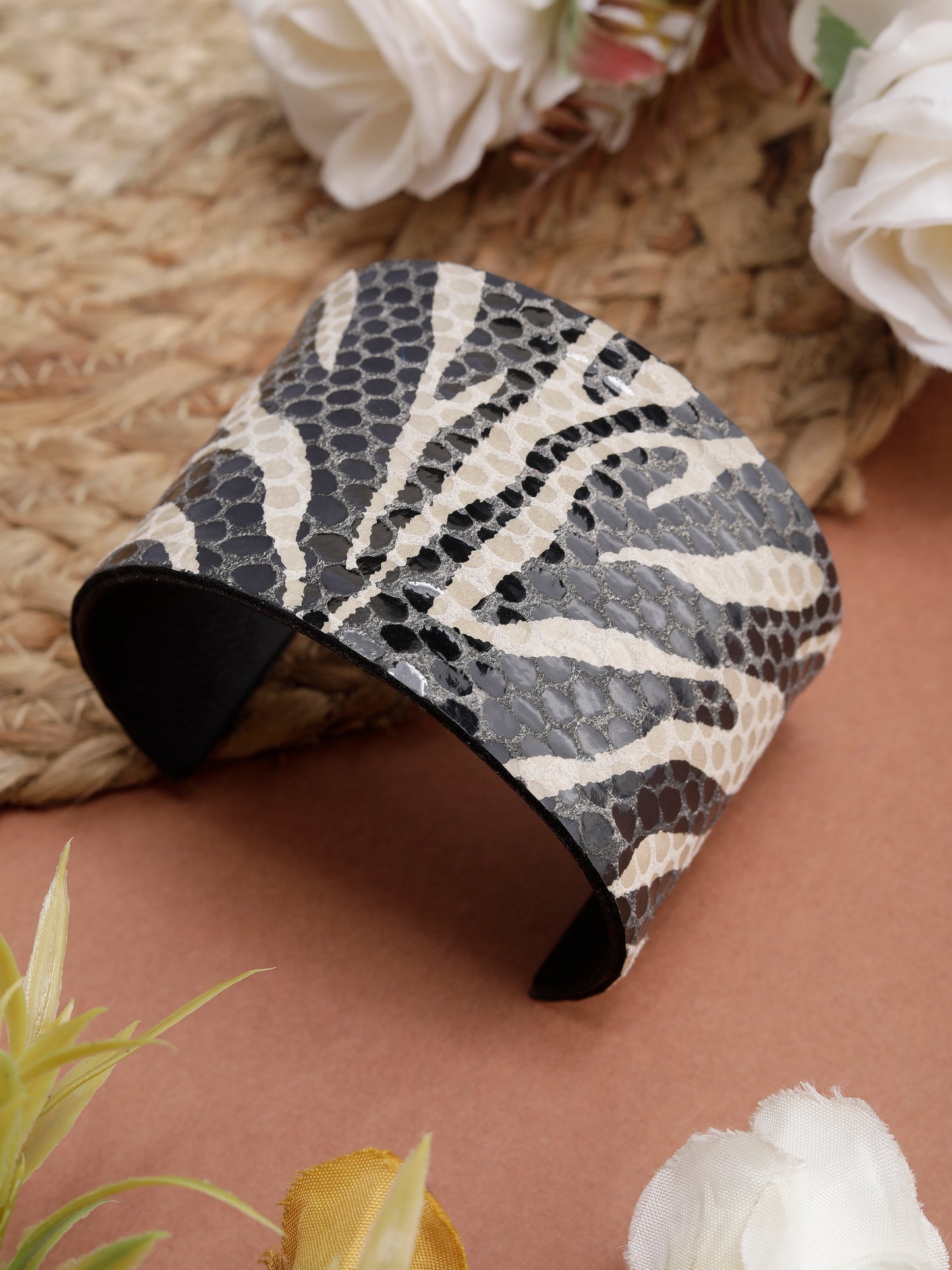 Cobra Design Bangle