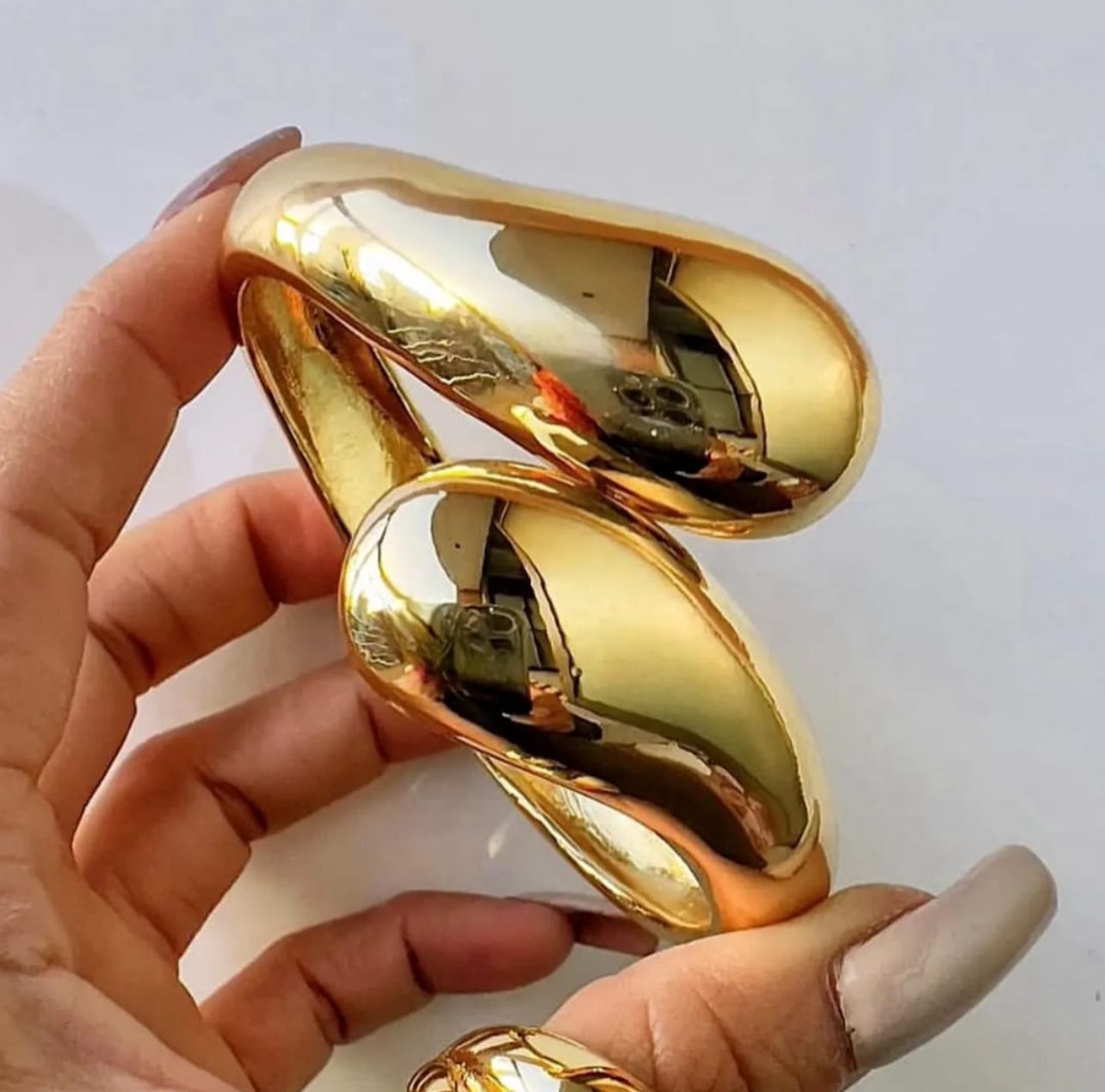 Luxe Sculpted Gold Statement Cuff Bracelet for Women