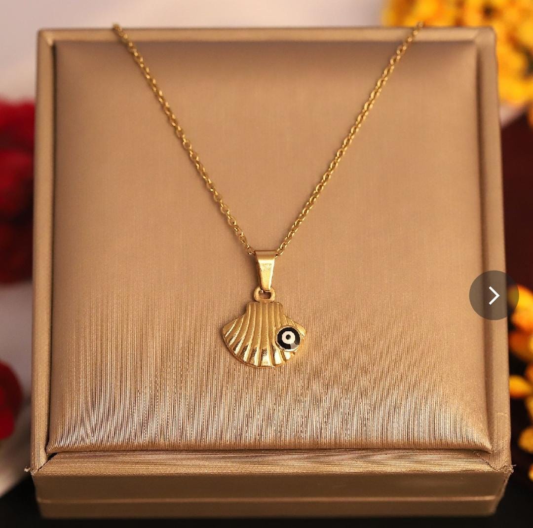 Dazelio Gold-Plated Shell Pendant Necklace with Evil Eye Detail