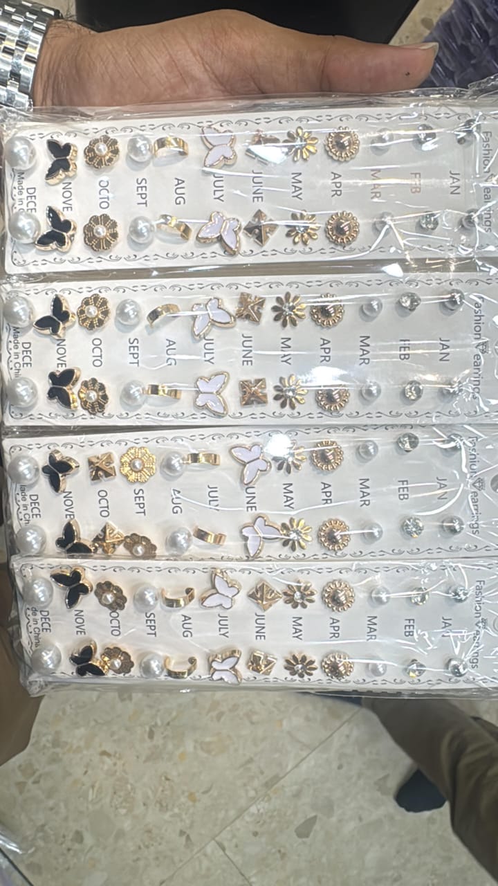 Dazelio 12 Pairs Elegant Stud Earrings Set for Women