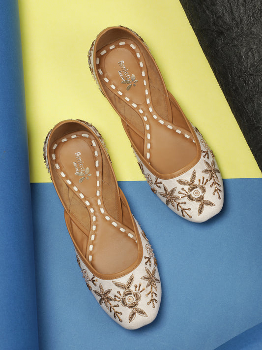 Amica Slexia Women’s Floral Embroidered Ethnic Jutti