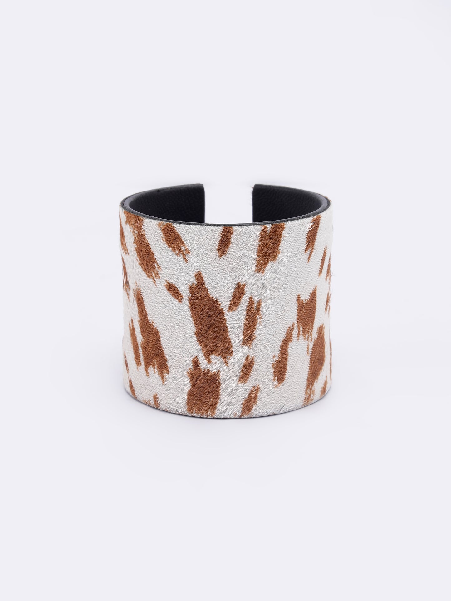 White Brush Design Bangle