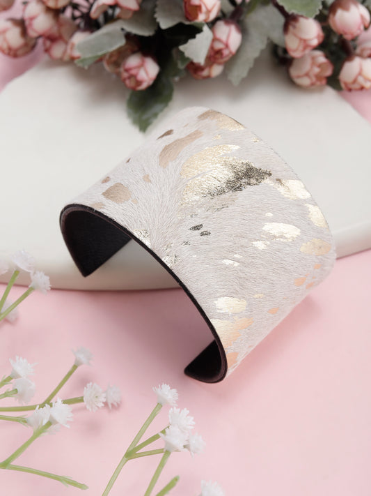 White Golden Flora Design Bangle