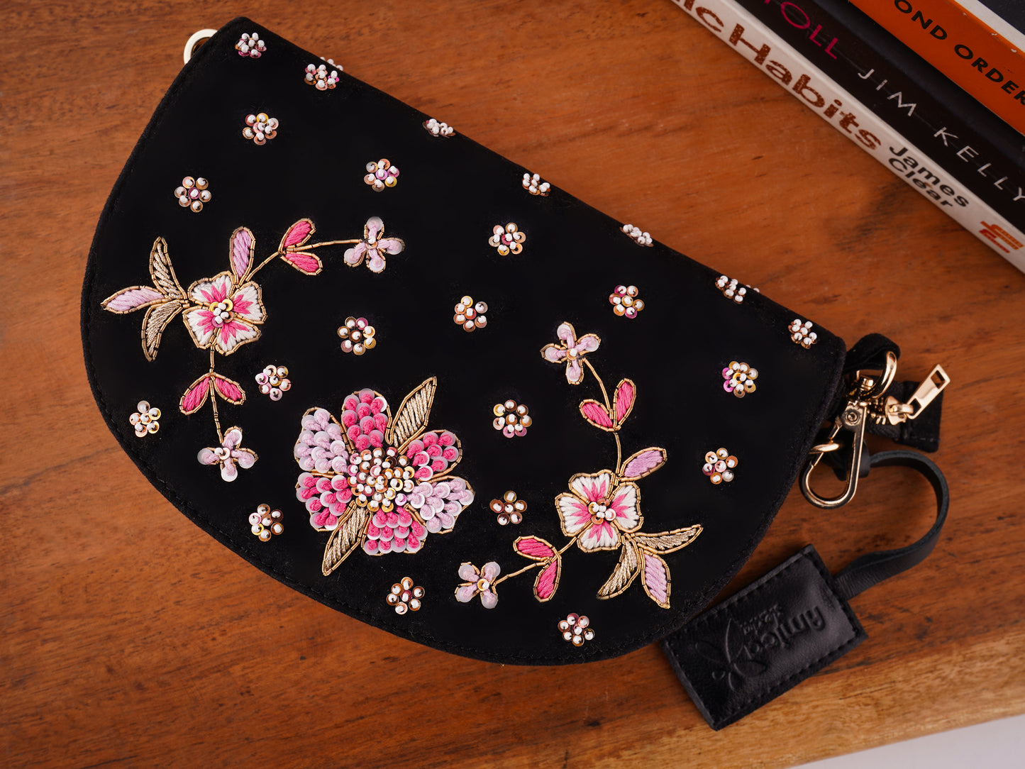 AMICA SLEXIA EMBRODIERY FLATS & CLUTCH