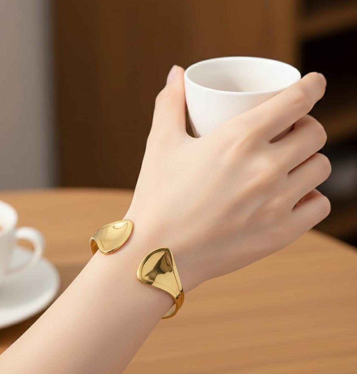 Dazelio Minimal Gold-Plated Open Cuff Bangle