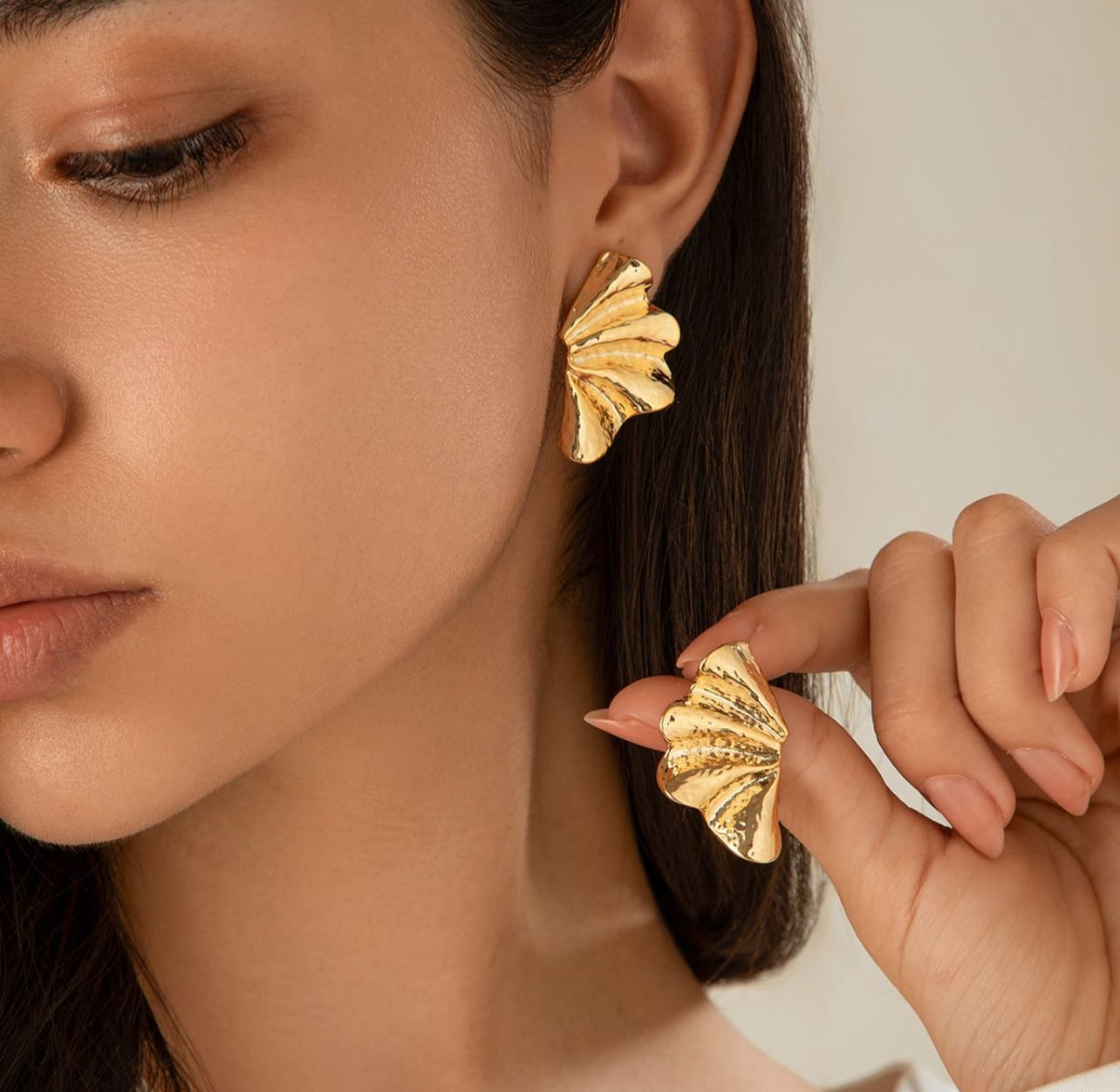 Dazelio Luxe Gold Ripple Fan Stud Earrings