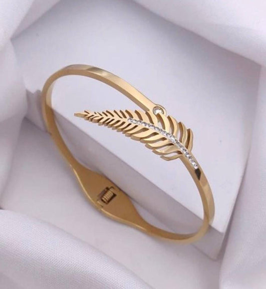 Dazelio Gold-Plated Leaf Design Bracelet for Women