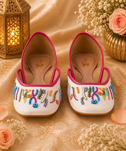 Women White Multicolor Embroidered Jutti