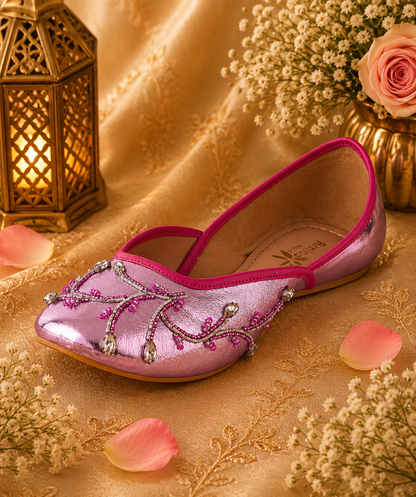 AmicaSlexia Women Pink Embroidered Jutti