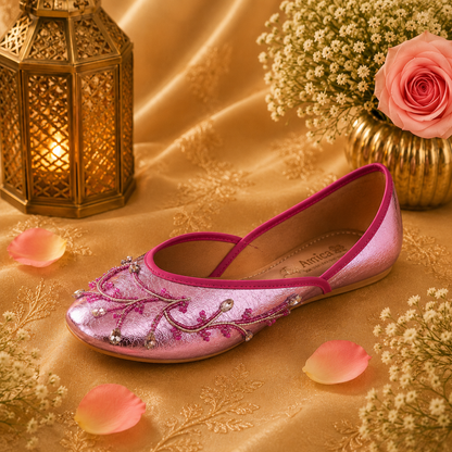 AmicaSlexia Women Pink Embroidered Jutti